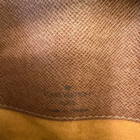 SOLD- Louis Vuitton Monogram Musette Salsa w/COA - Picture 3 of 13